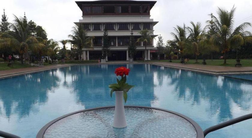 Jimmers Mountain Resort Puncak Ngoại thất bức ảnh